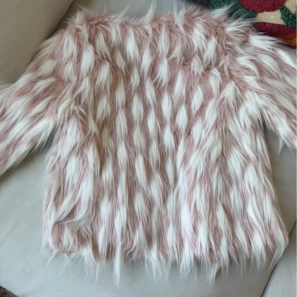Pink and White Faux Fur Vest - Picture 5 of 6